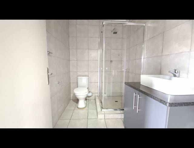 2 BEDROOM APARTMENT TO LET IN VAN DER HOFF PARK
